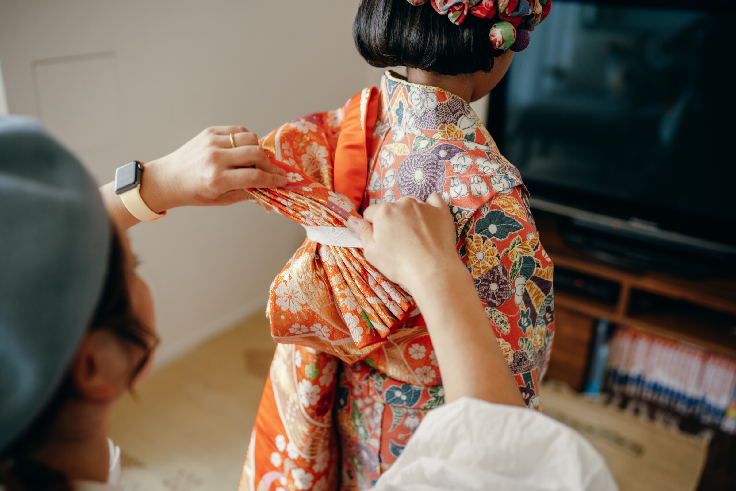 七五三の出張撮影｜7歳女の子のお支度シーン