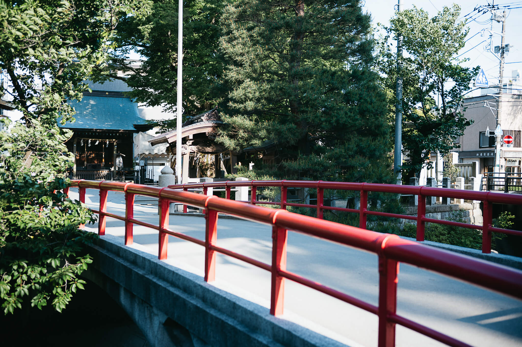 松戸神社の潜龍橋